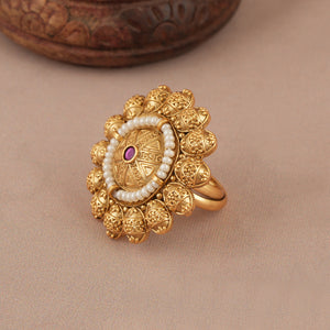 Delicate floral antique gold stone adjustable finger ring