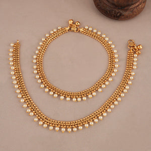 Stunning pearl line antique gold anklet