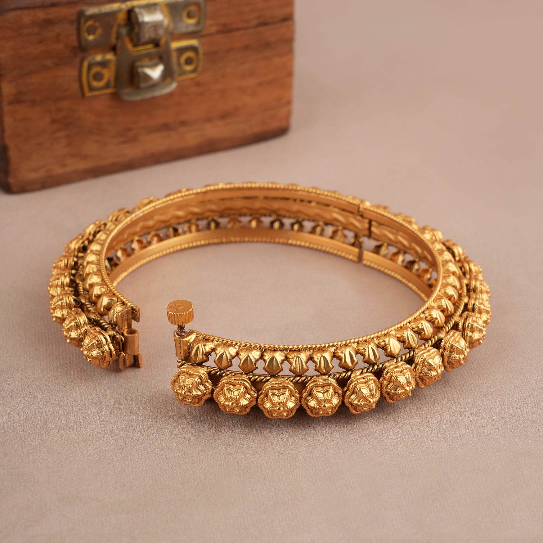 Stunning plain antique gold pacheli kada bangle