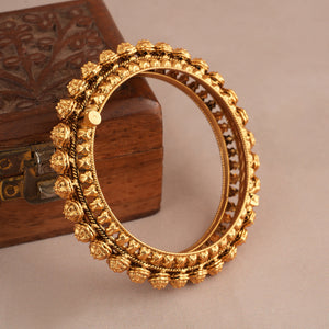 Stunning plain antique gold pacheli kada bangle