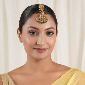 Beautiful emerald antique gold kundan maangtika