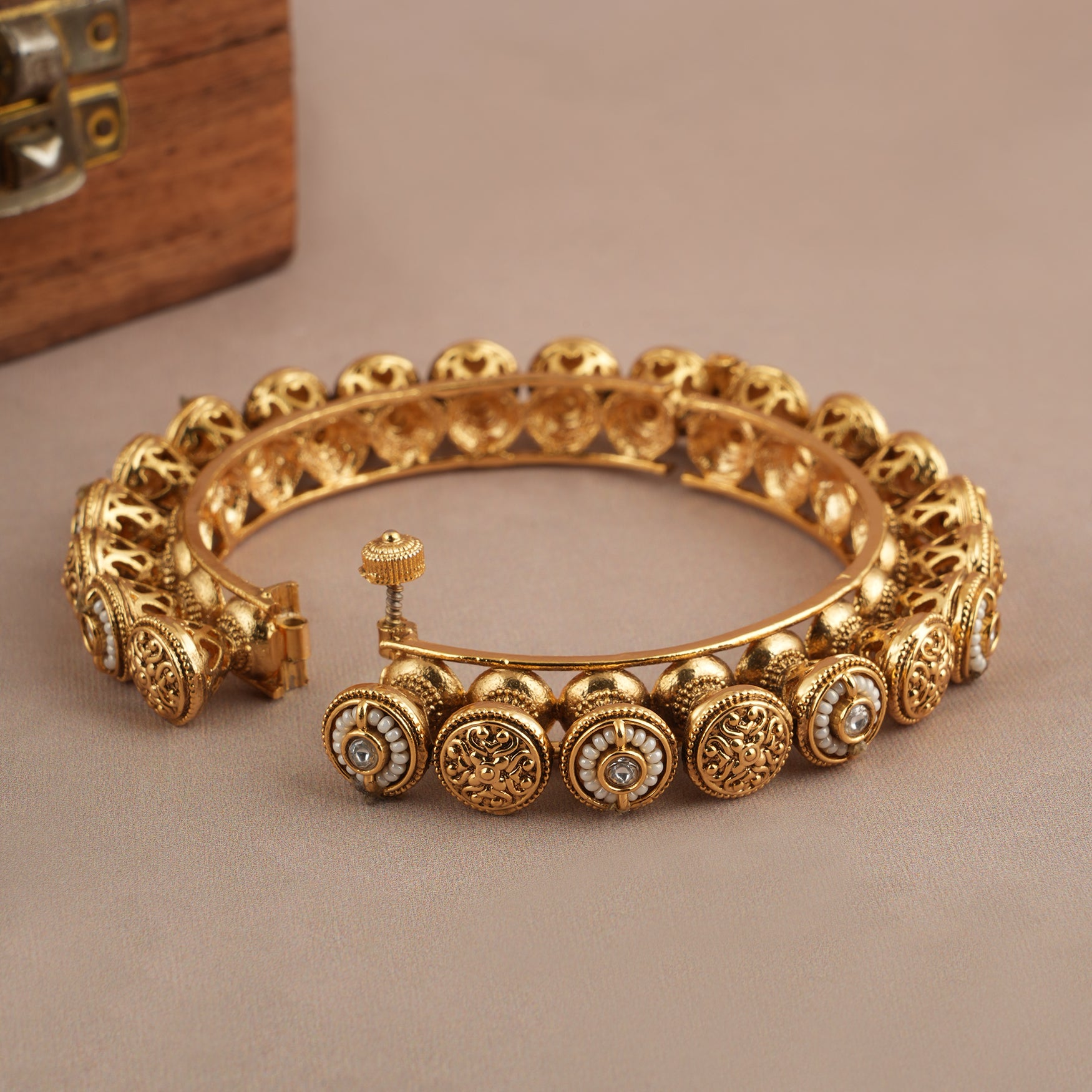 Stunning antique gold kundan pacheli kada bangle