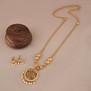 Beautiful elegant gold stone pendant set