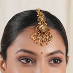 Amazing antique gold kundan maangtika