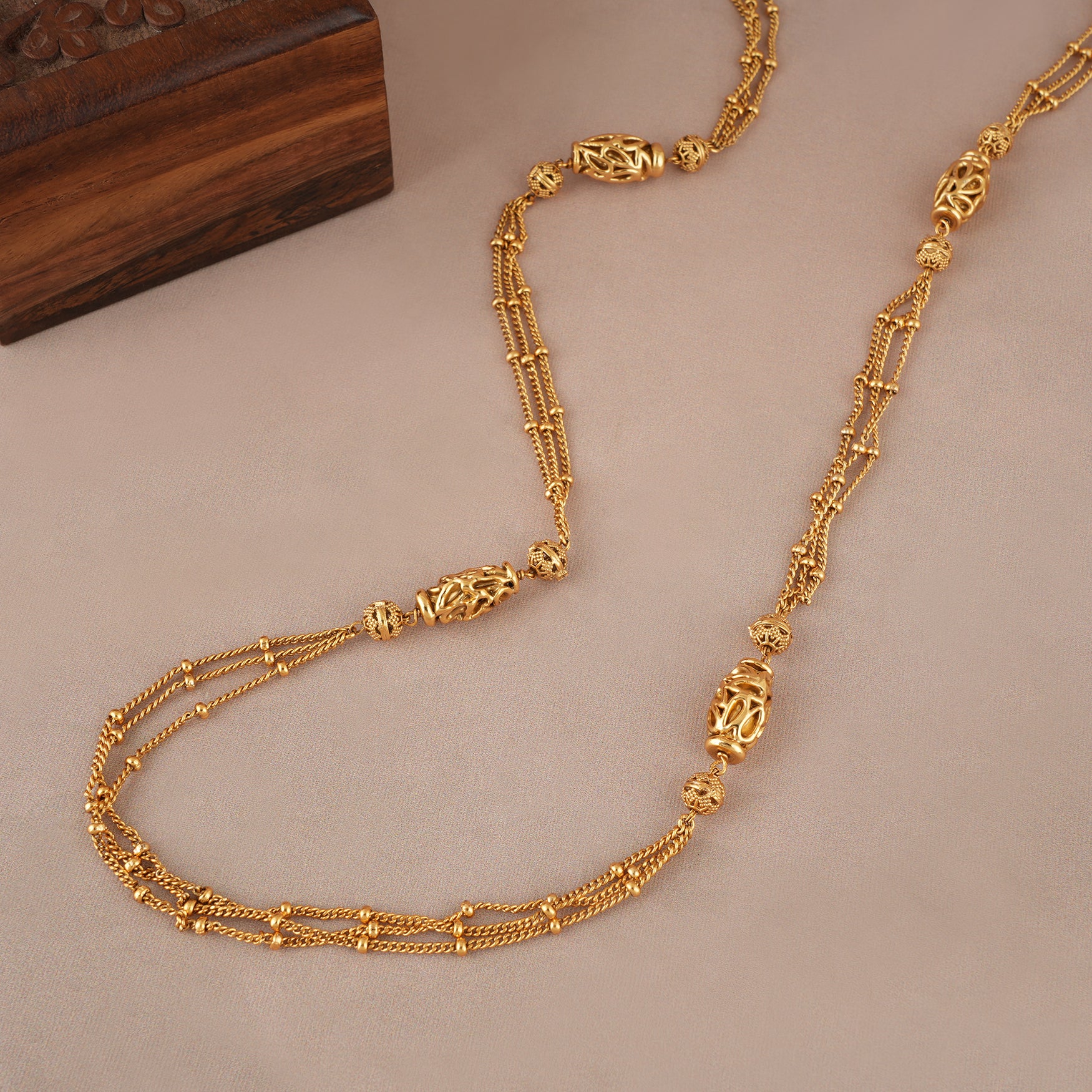 Long plain antique gold chain mala