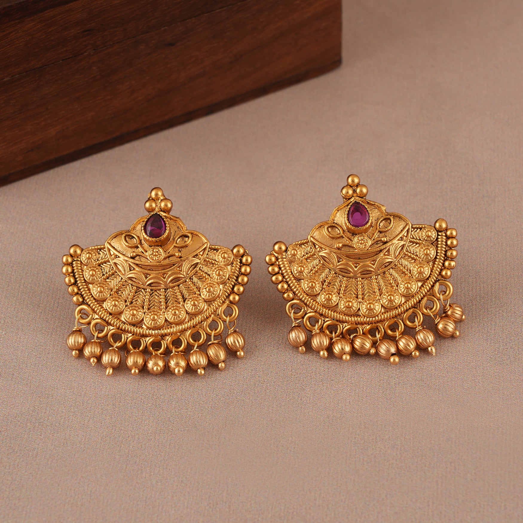 Long stunning plain antique gold necklace set