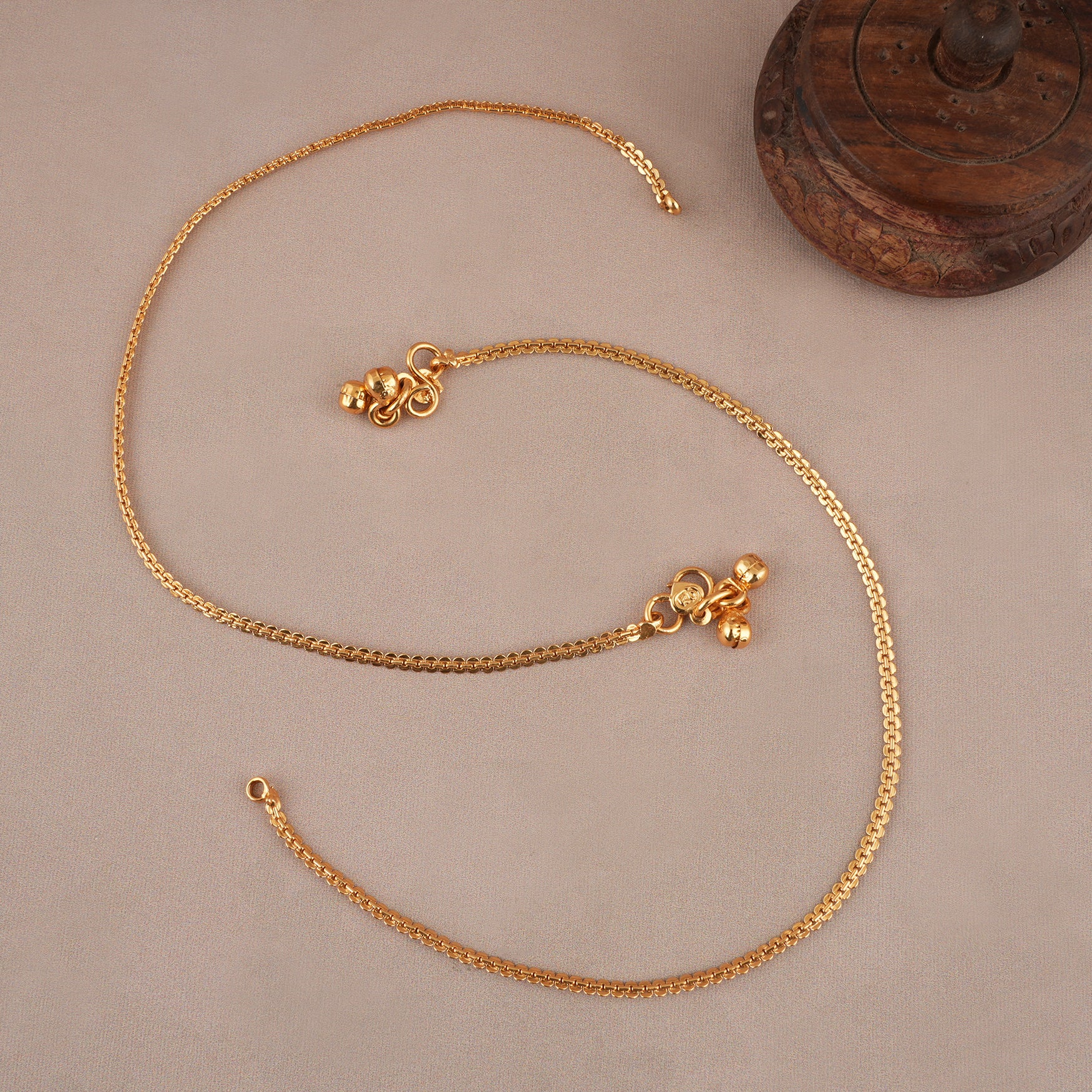 Delicate antique gold spiral anklet set