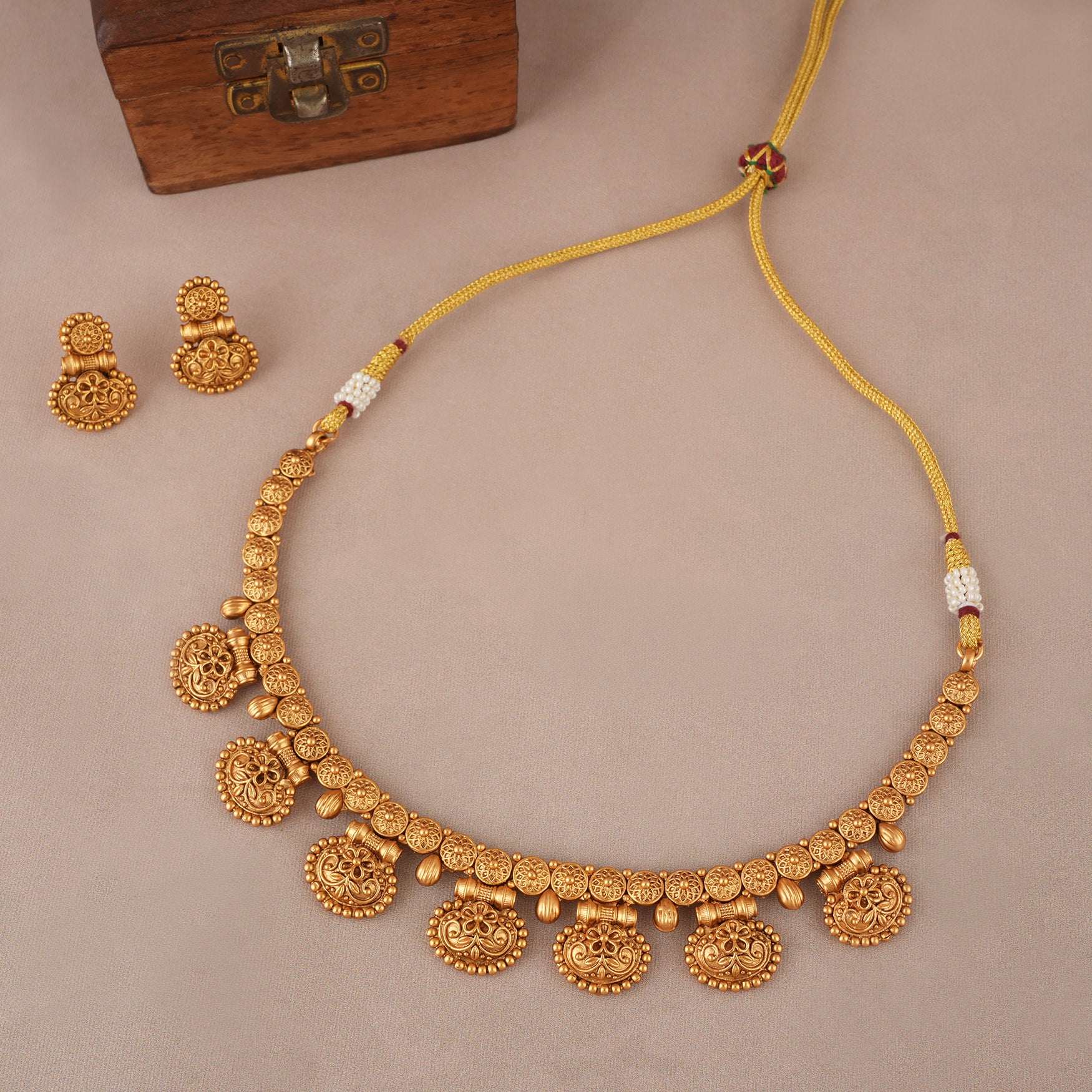 Beautiful plain antique gold necklace set with earring
