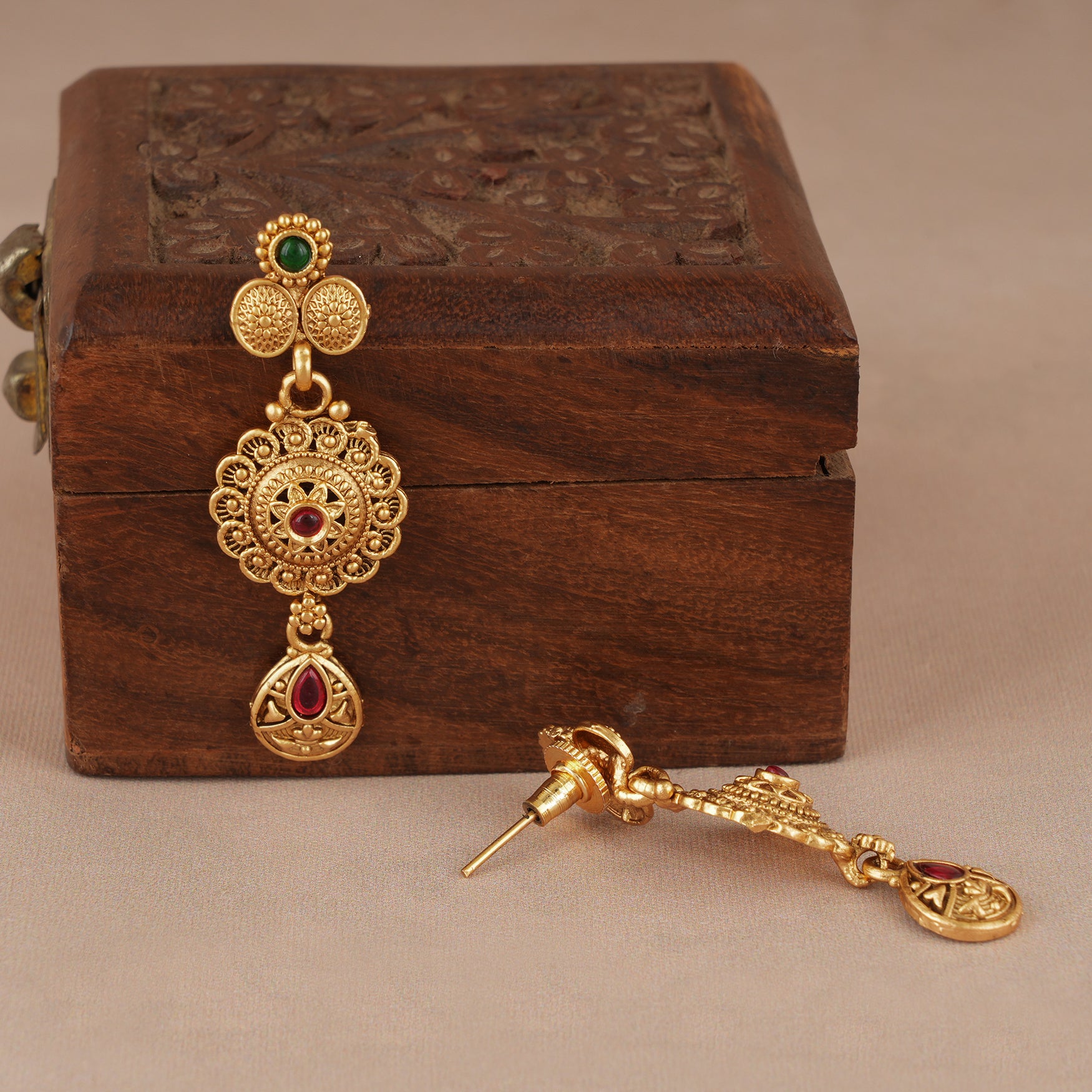 Beautiful long antique gold stone necklace with earring
