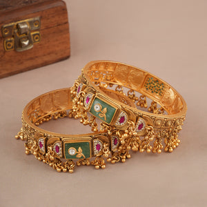 Stunning broad antique gold stone bangle set