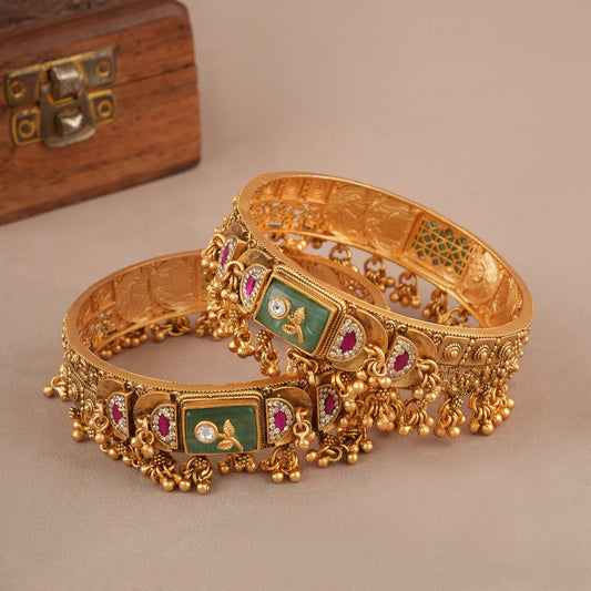 Stunning broad antique gold stone bangle set