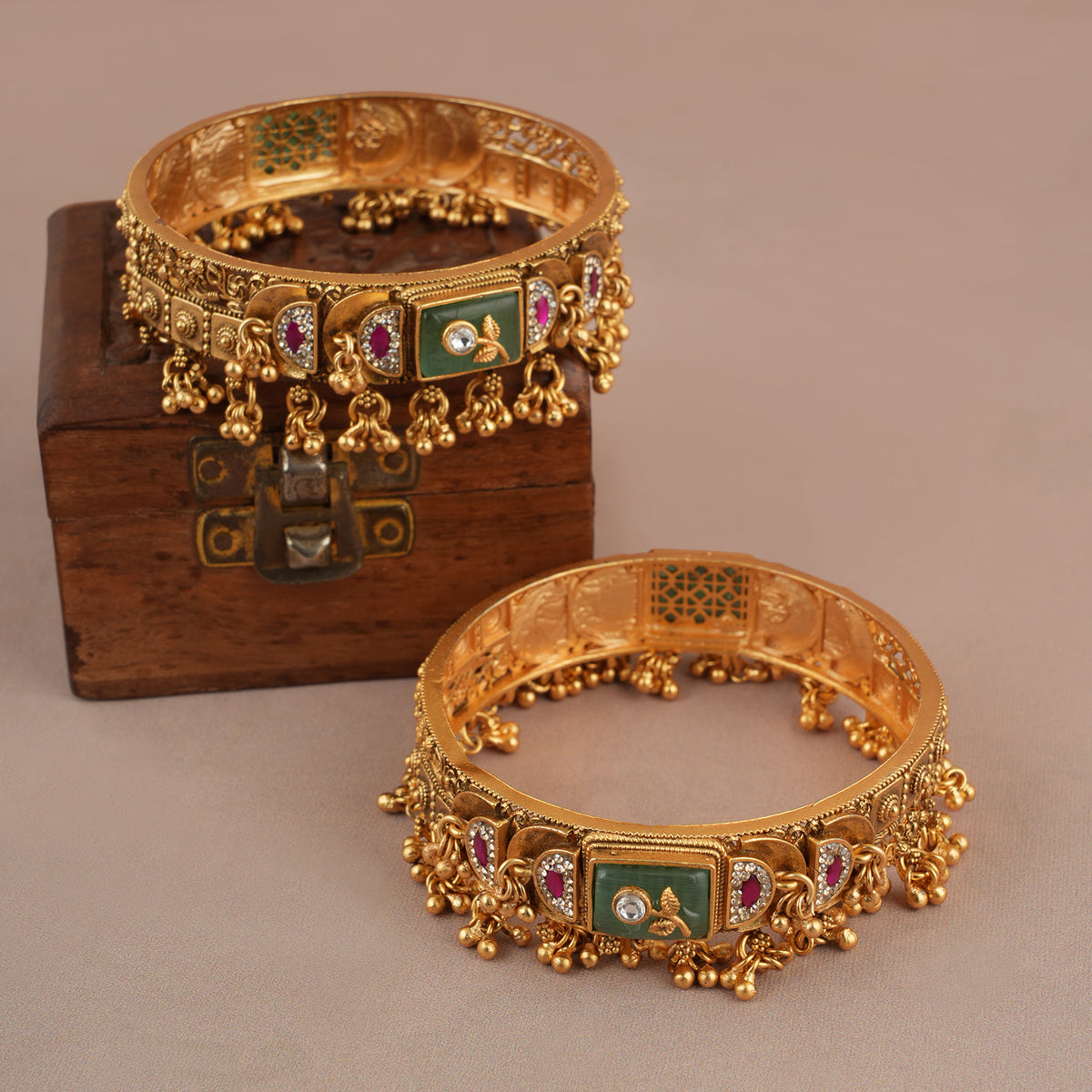 Antique Gold Broad Stone Bangle Set