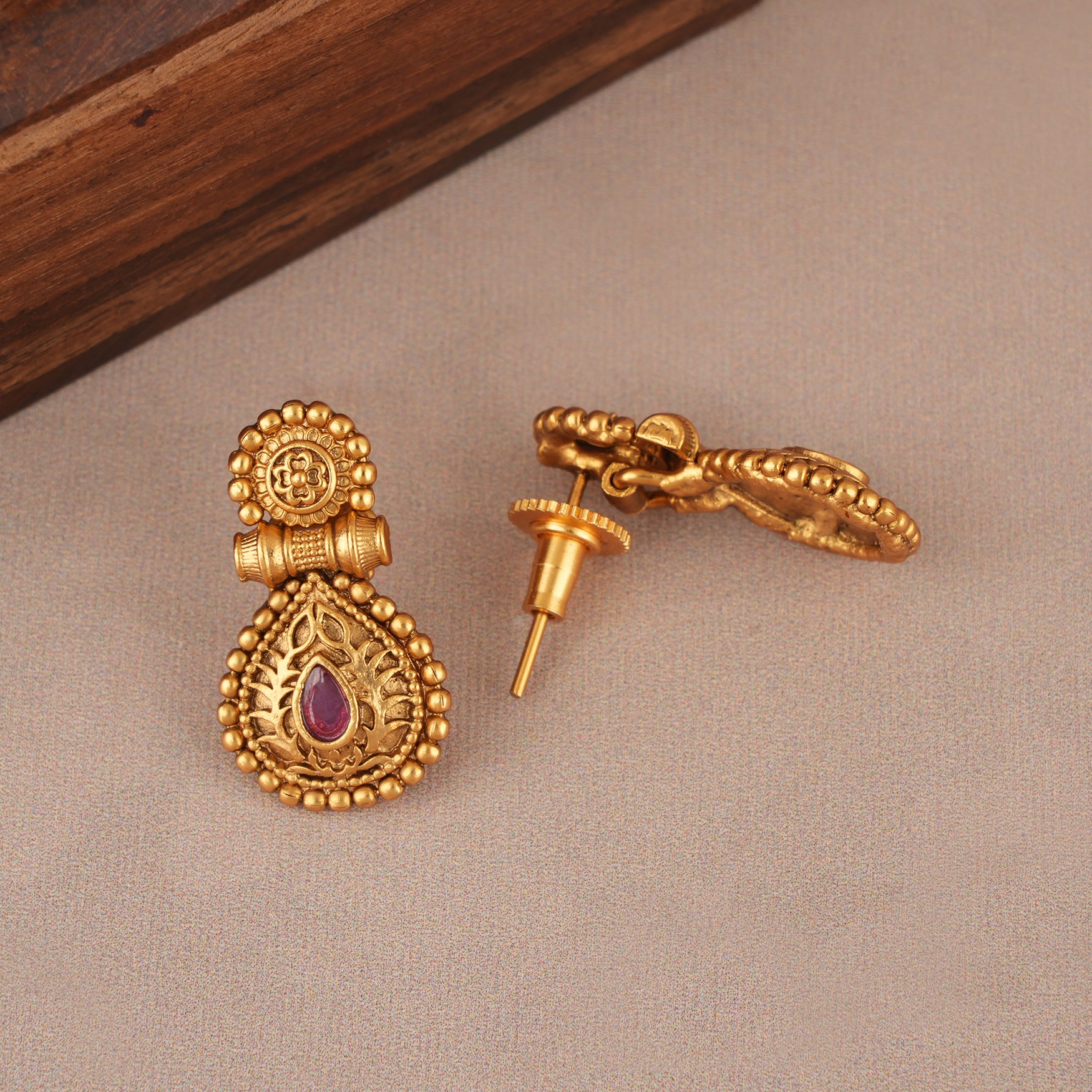 Antique gold stone necklace set