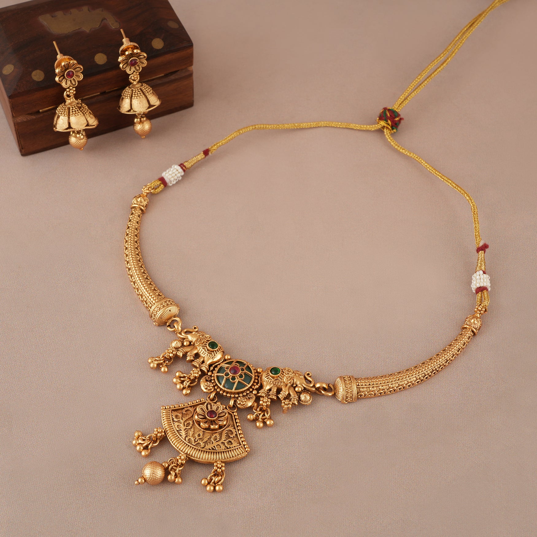 Beautiful antique gold elephant hasli necklace set