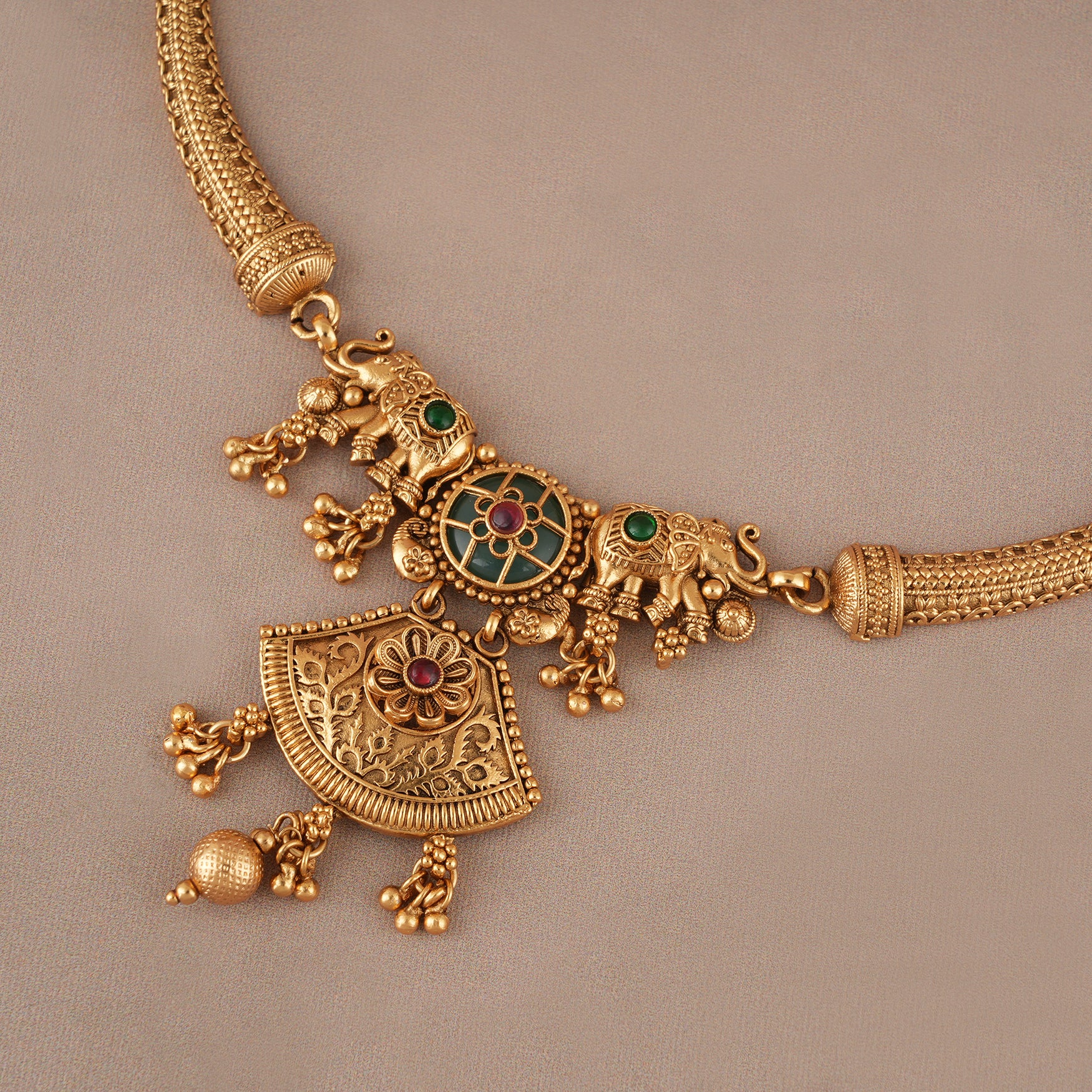 Beautiful antique gold elephant hasli necklace set