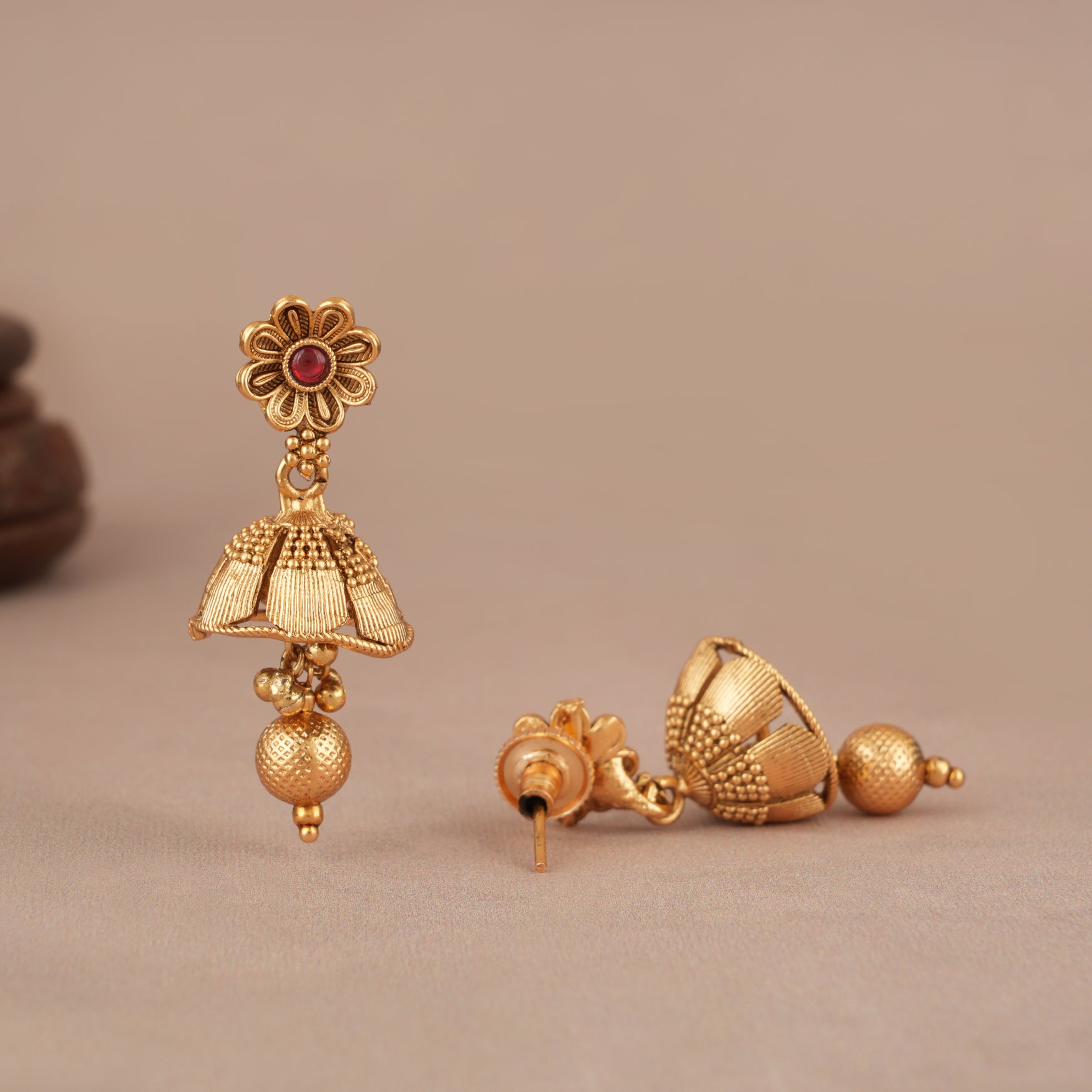 Beautiful antique gold elephant hasli necklace set