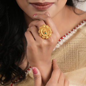 Stunning high gold floral finger ring