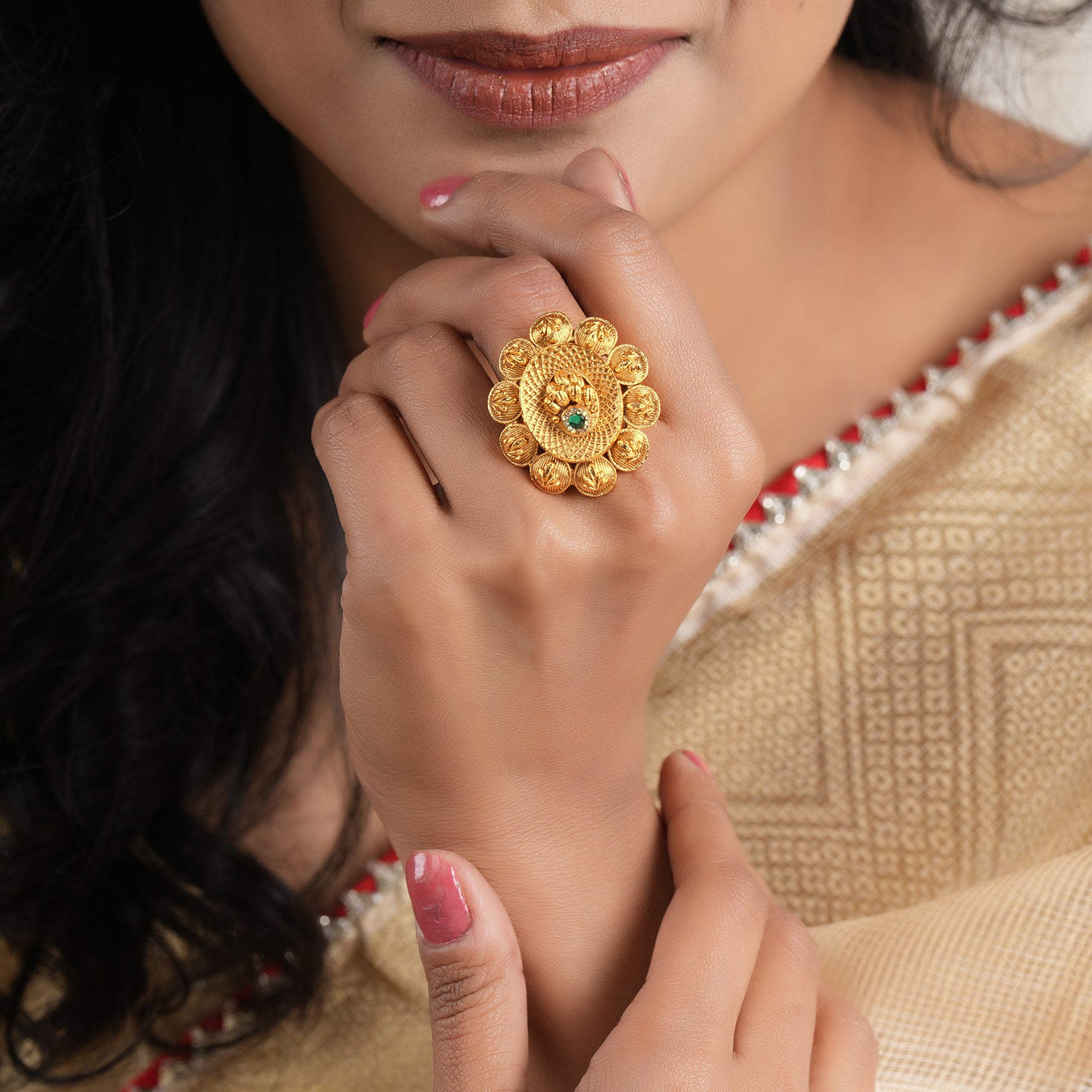 Stunning high gold floral finger ring