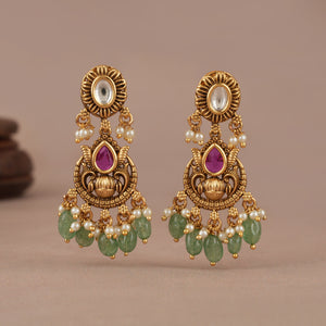 Elegant emerald drop antique gold earring