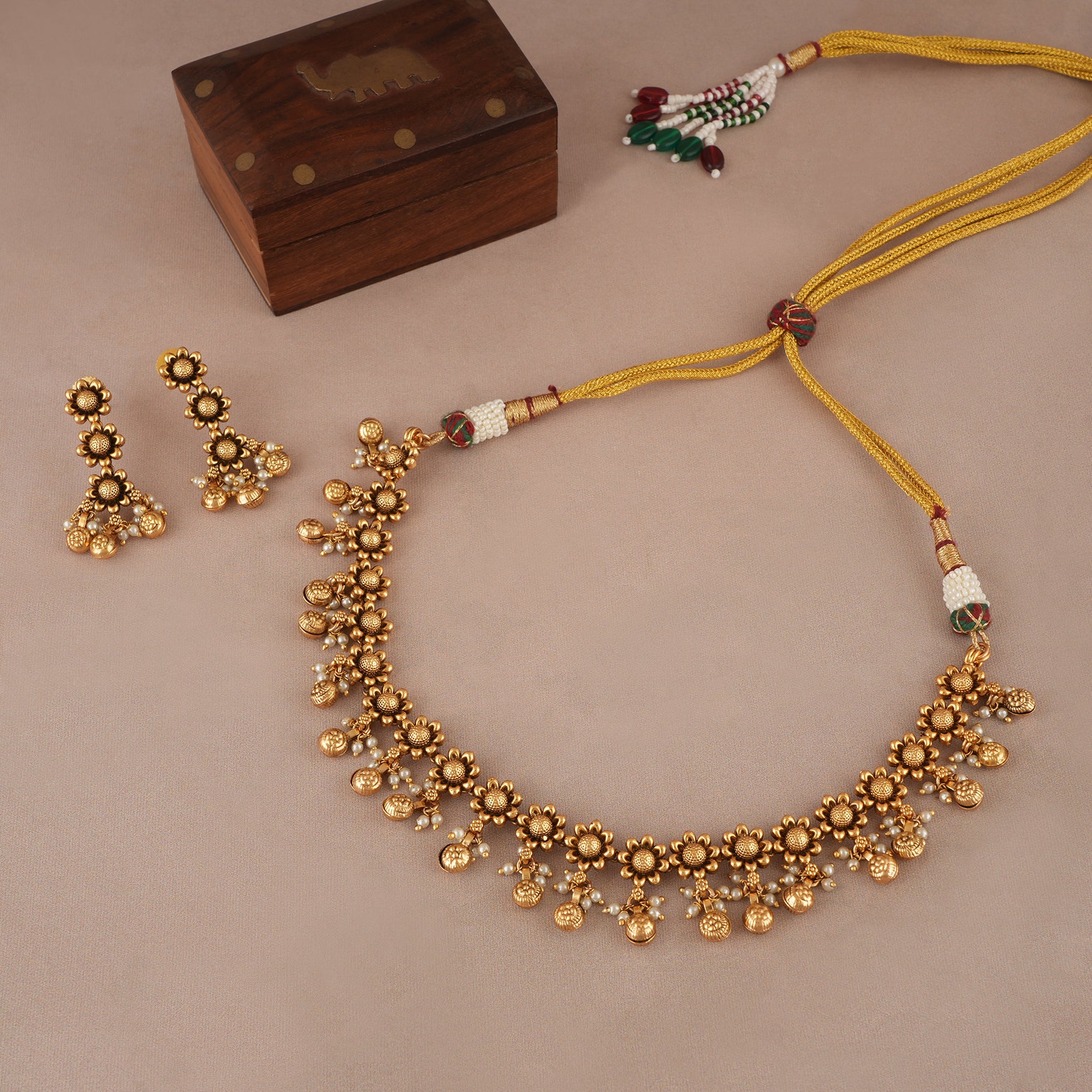 Cute floral antique gold choker necklace set