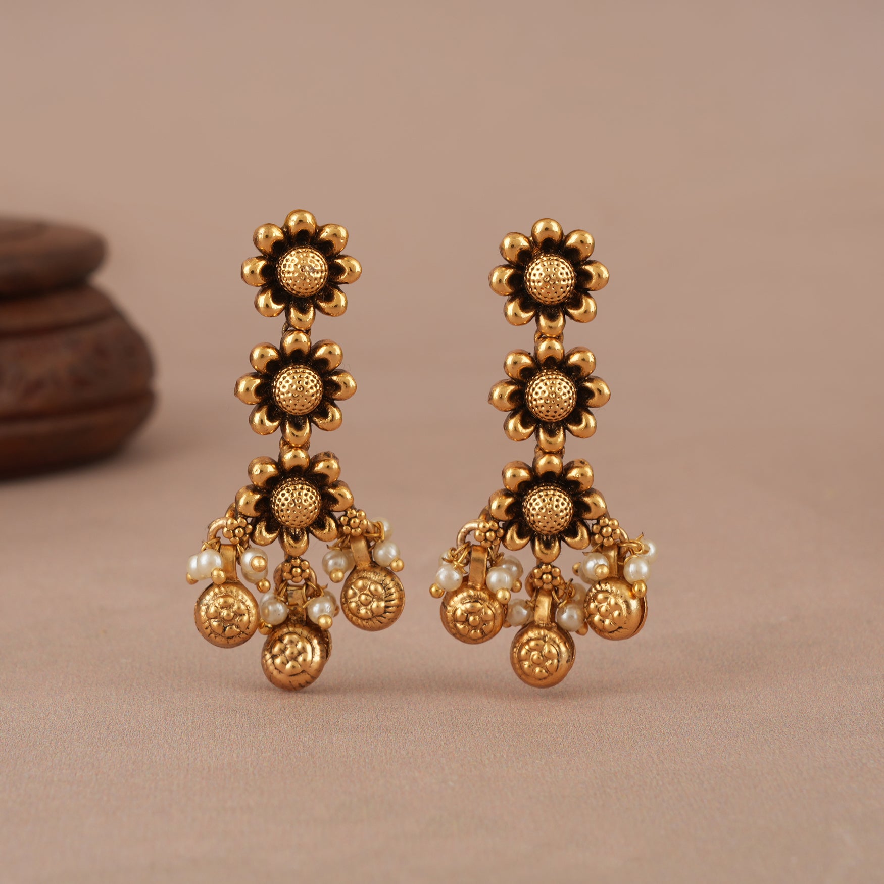 Cute floral antique gold choker necklace set