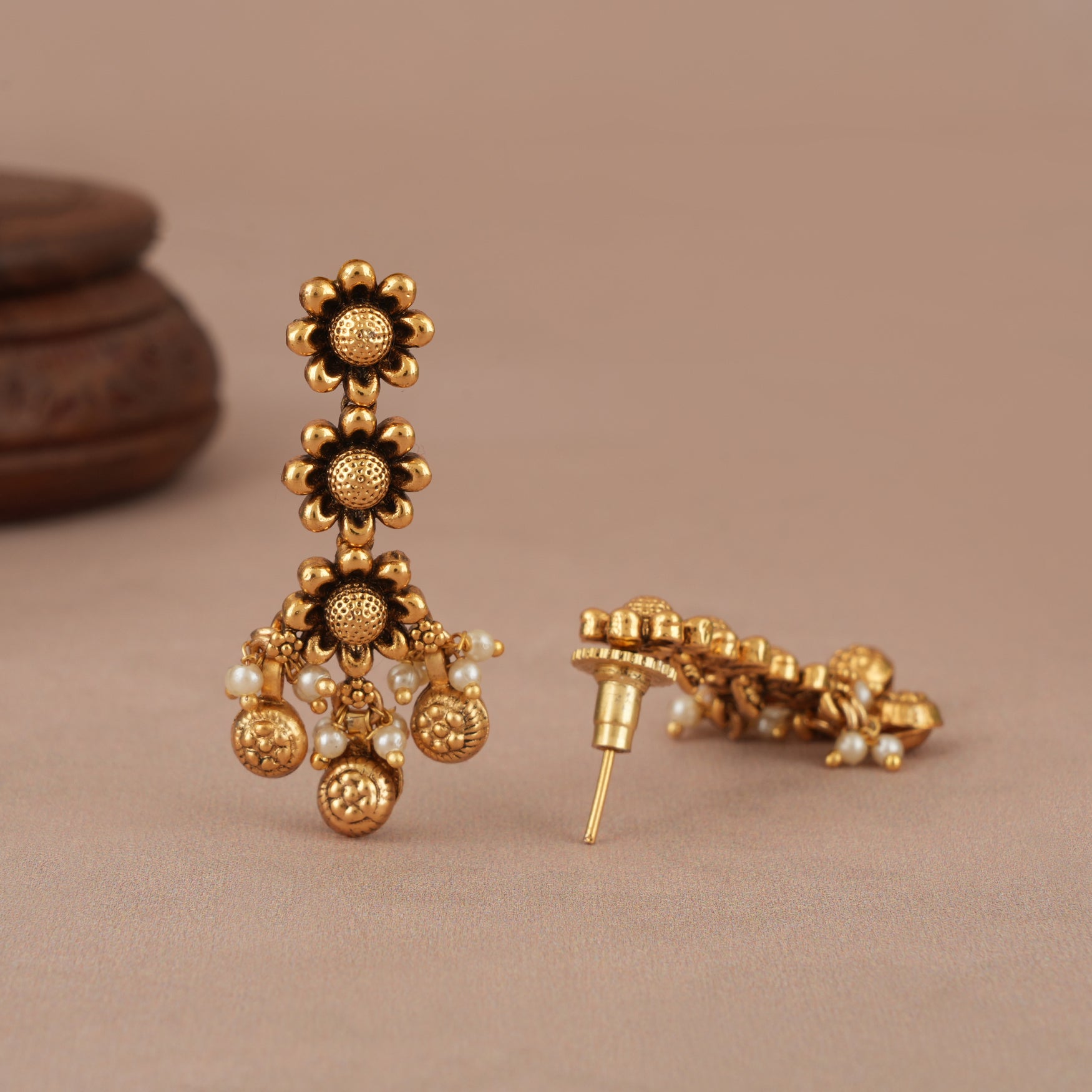 Cute floral antique gold choker necklace set