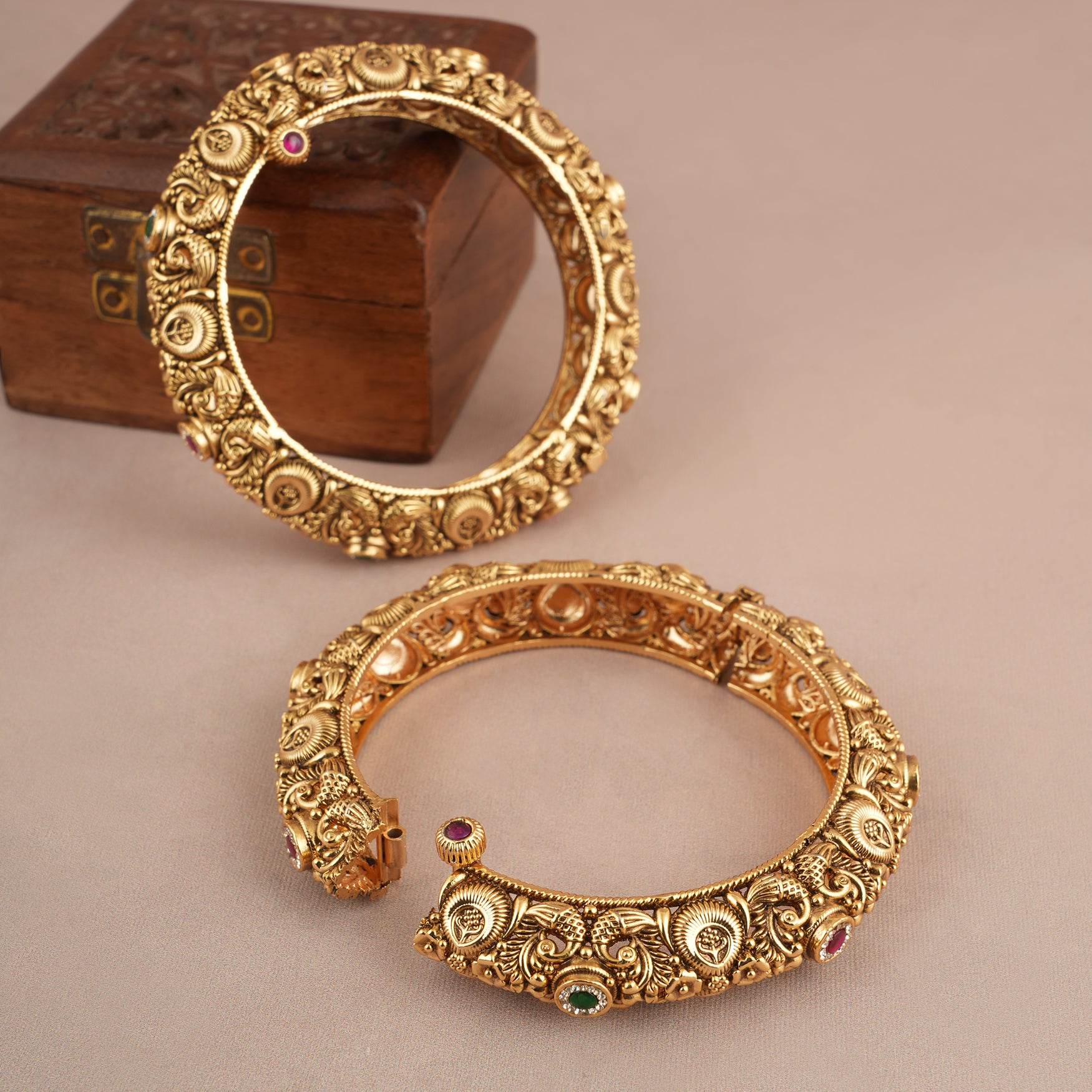 Stunning multicolor carved antique gold bangle set