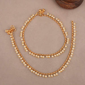 Stunning pearl line elegant gold plated anklet set