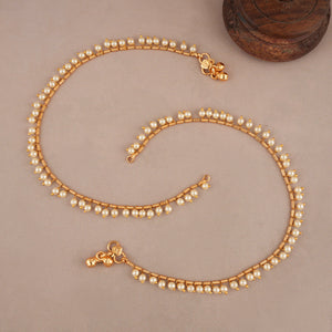 Stunning pearl line elegant gold plated anklet set