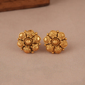 Elegant antique gold plain necklace set with stud earring