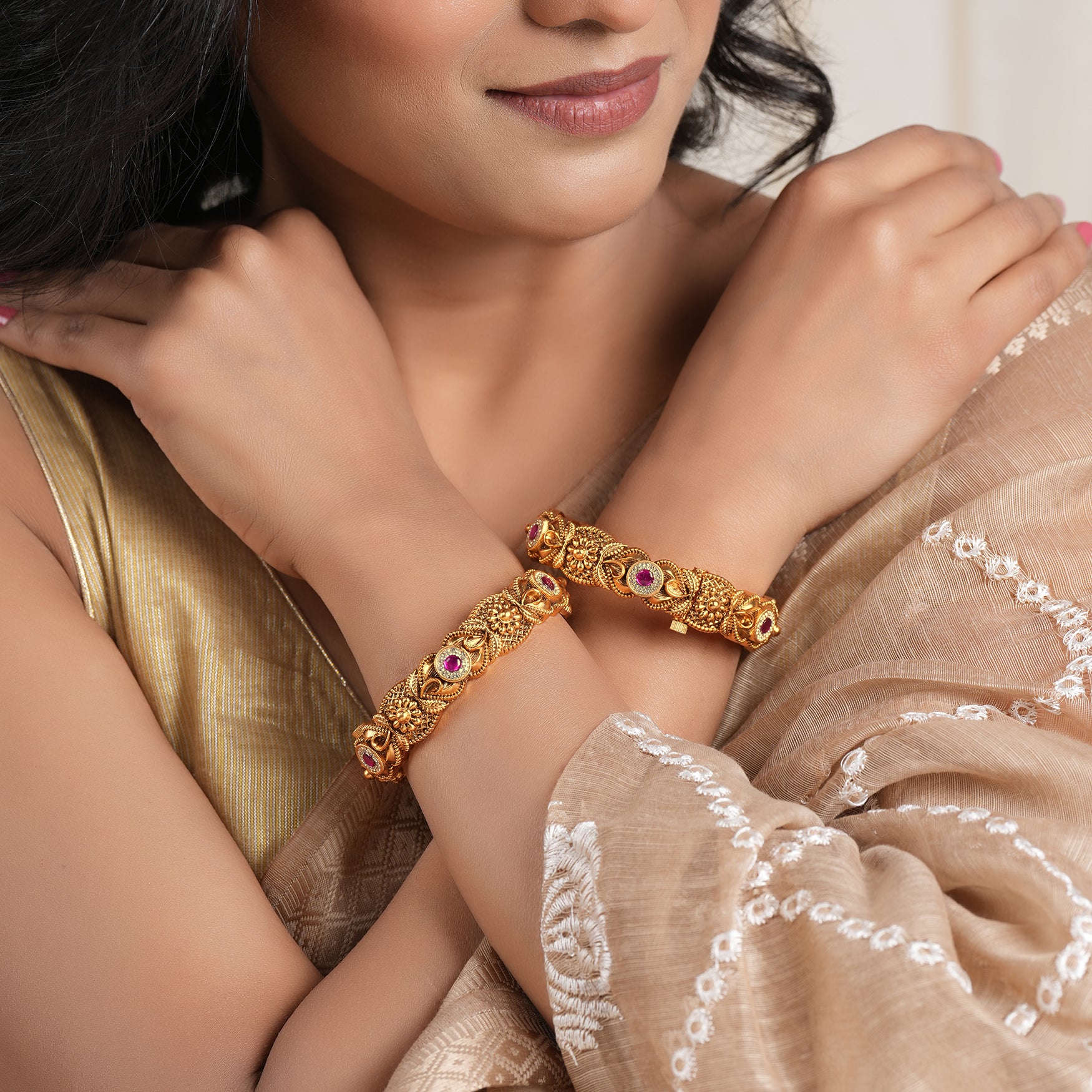 Beautiful stone antique gold intricate bangle set