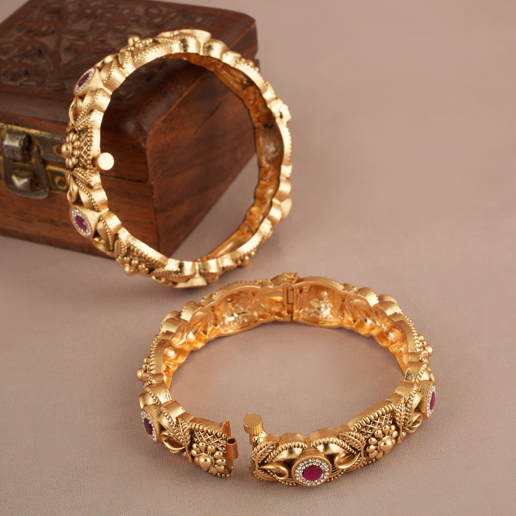 Beautiful stone antique gold intricate bangle set