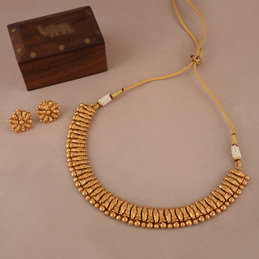 Plain antique gold choker necklace set