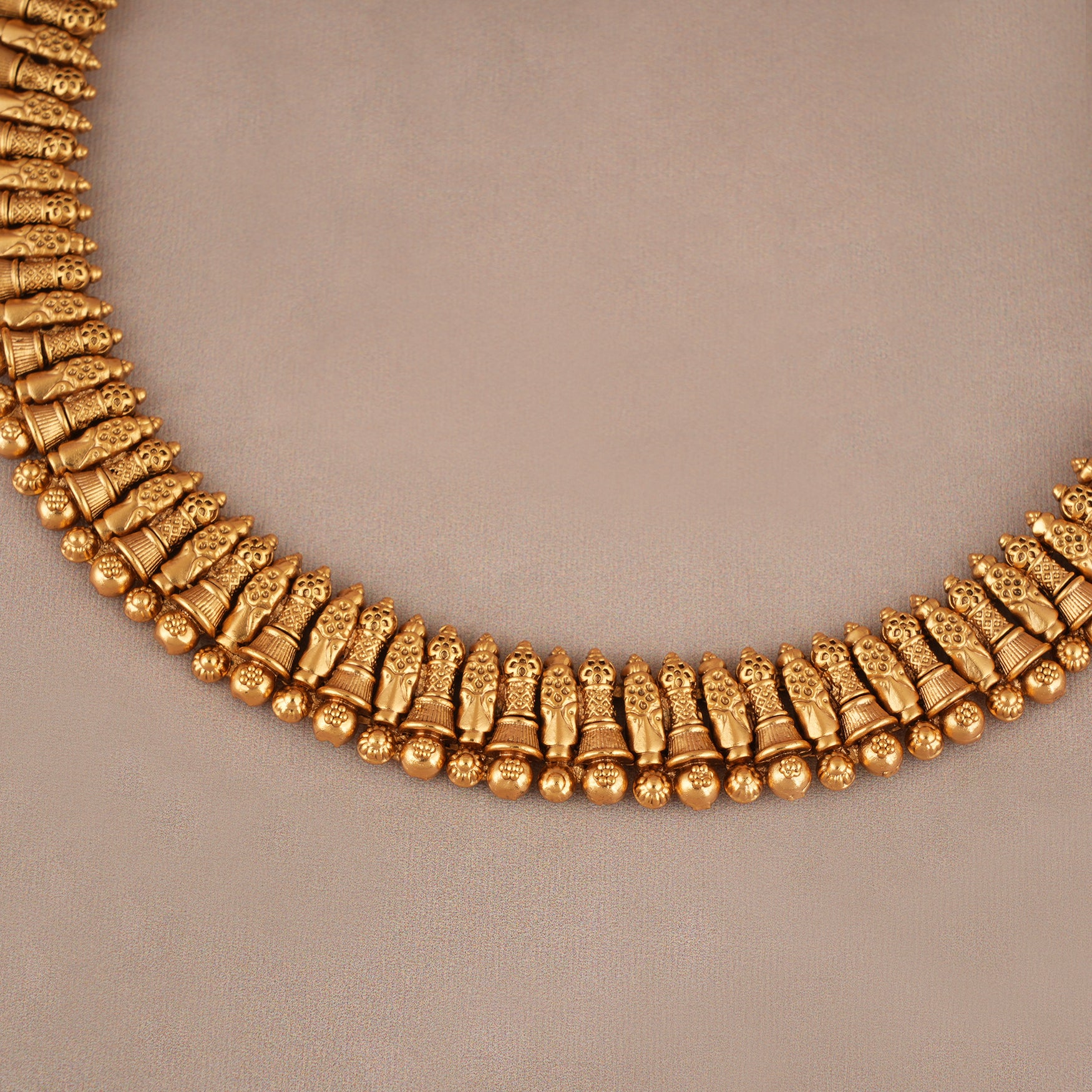 Plain antique gold choker necklace set