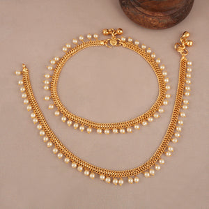 Stunning Pearl line gold plated chain anklet set