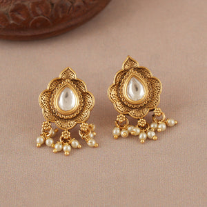 Long antique gold kundan mangalstura set