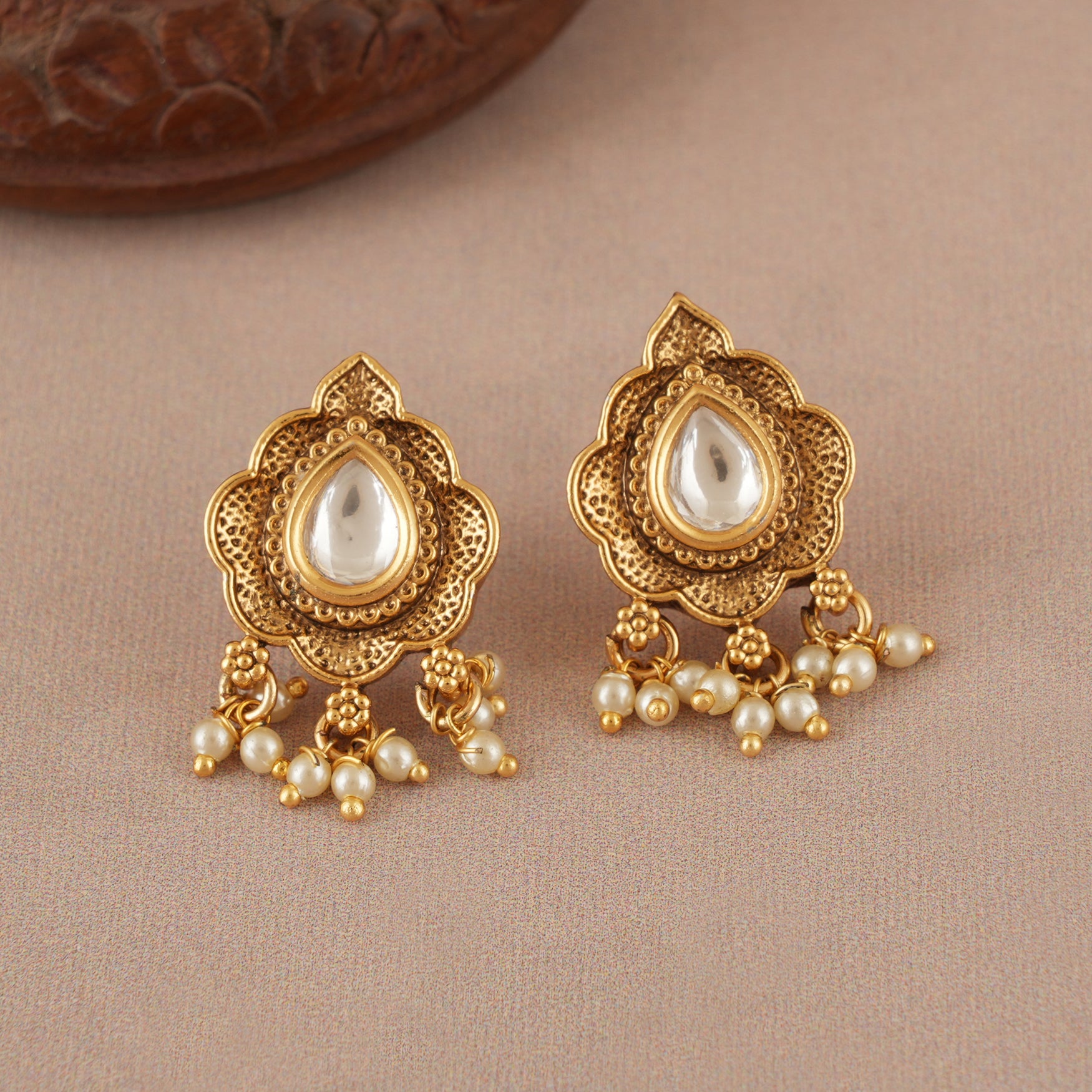 Long antique gold kundan mangalstura set