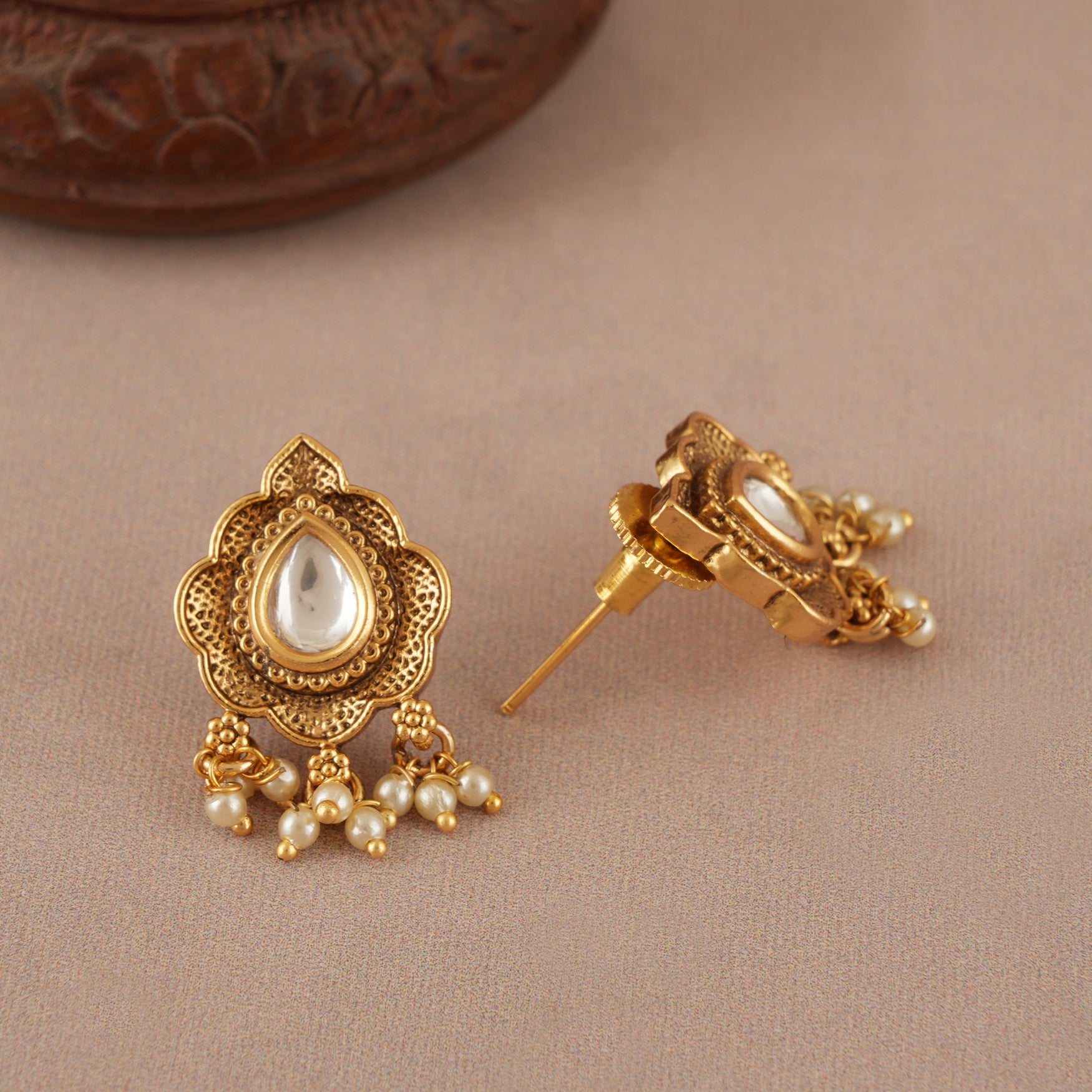 Long antique gold kundan mangalstura set