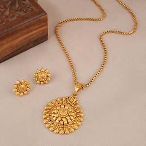 Amazing antique gold floral plain pendant set