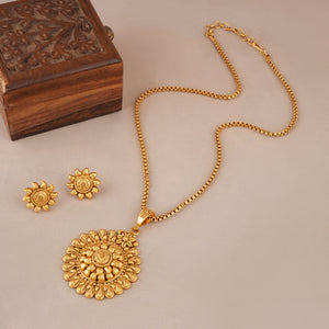 Amazing antique gold floral plain pendant set