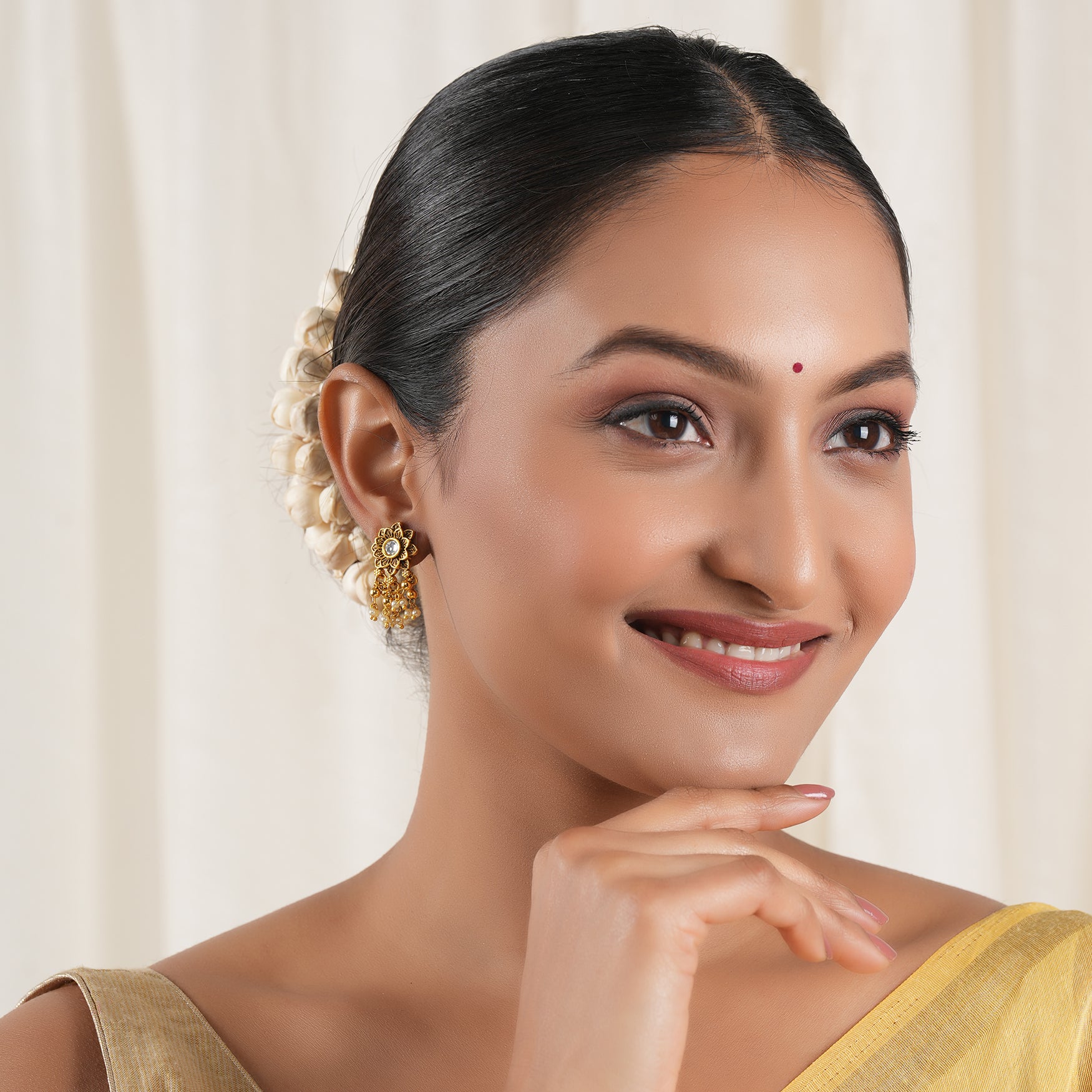 Cute elegant antique gold kundan earring