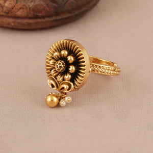 Elegant sleek floral antique gold finger ring