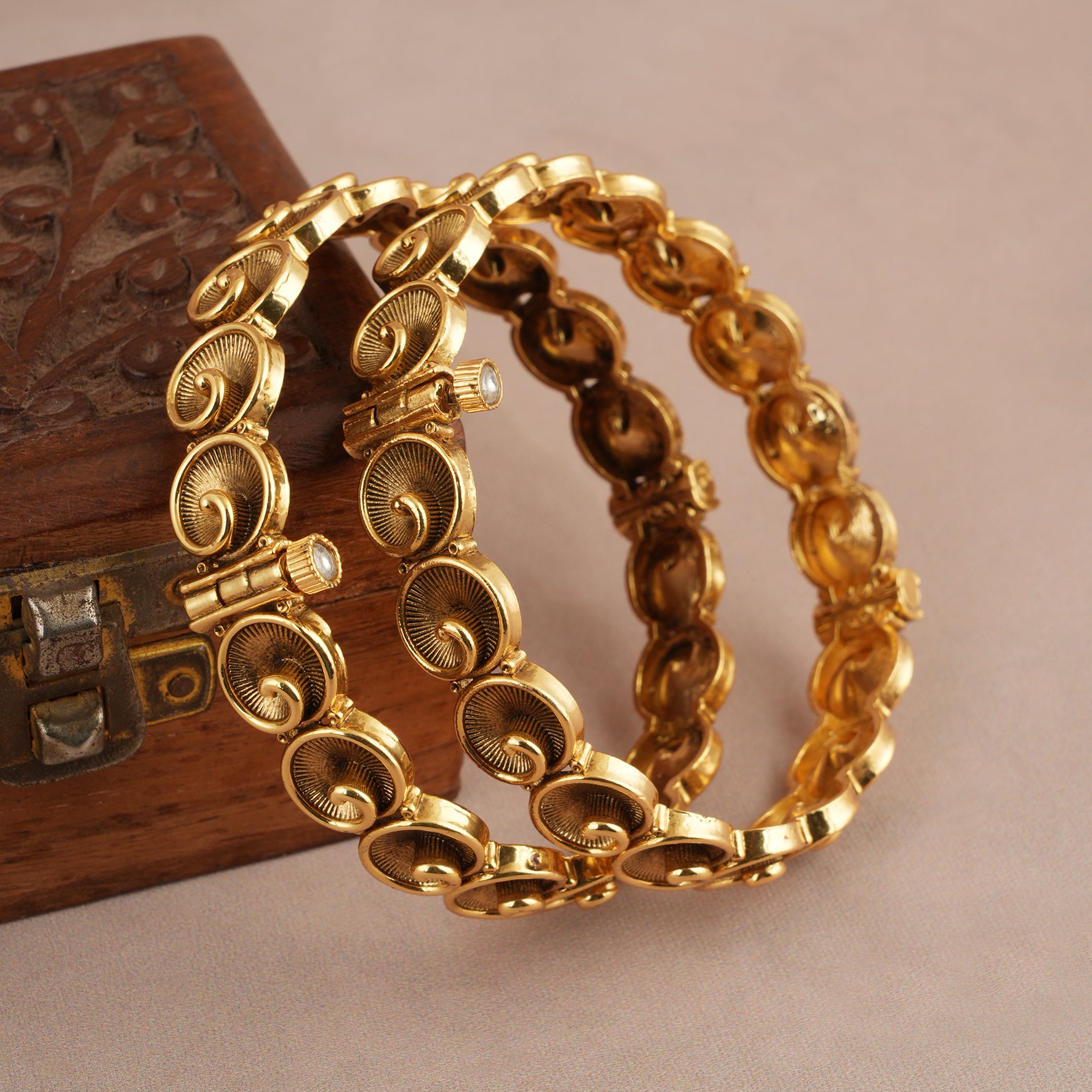 Stunning spiral antique gold bangle set