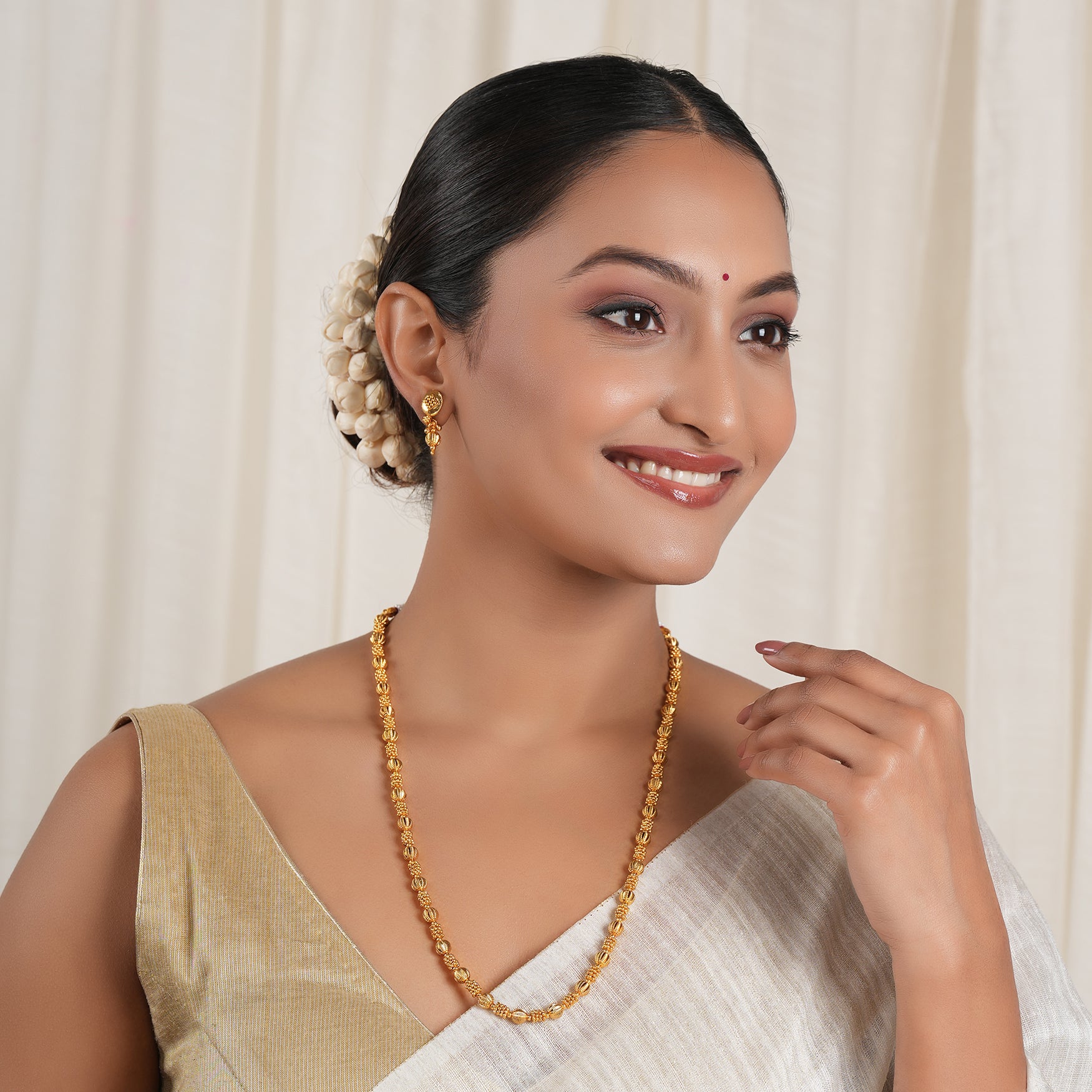 Sleek antique gold plain mala set