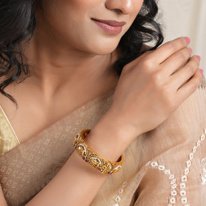 Openable stunning antique gold pearl kada