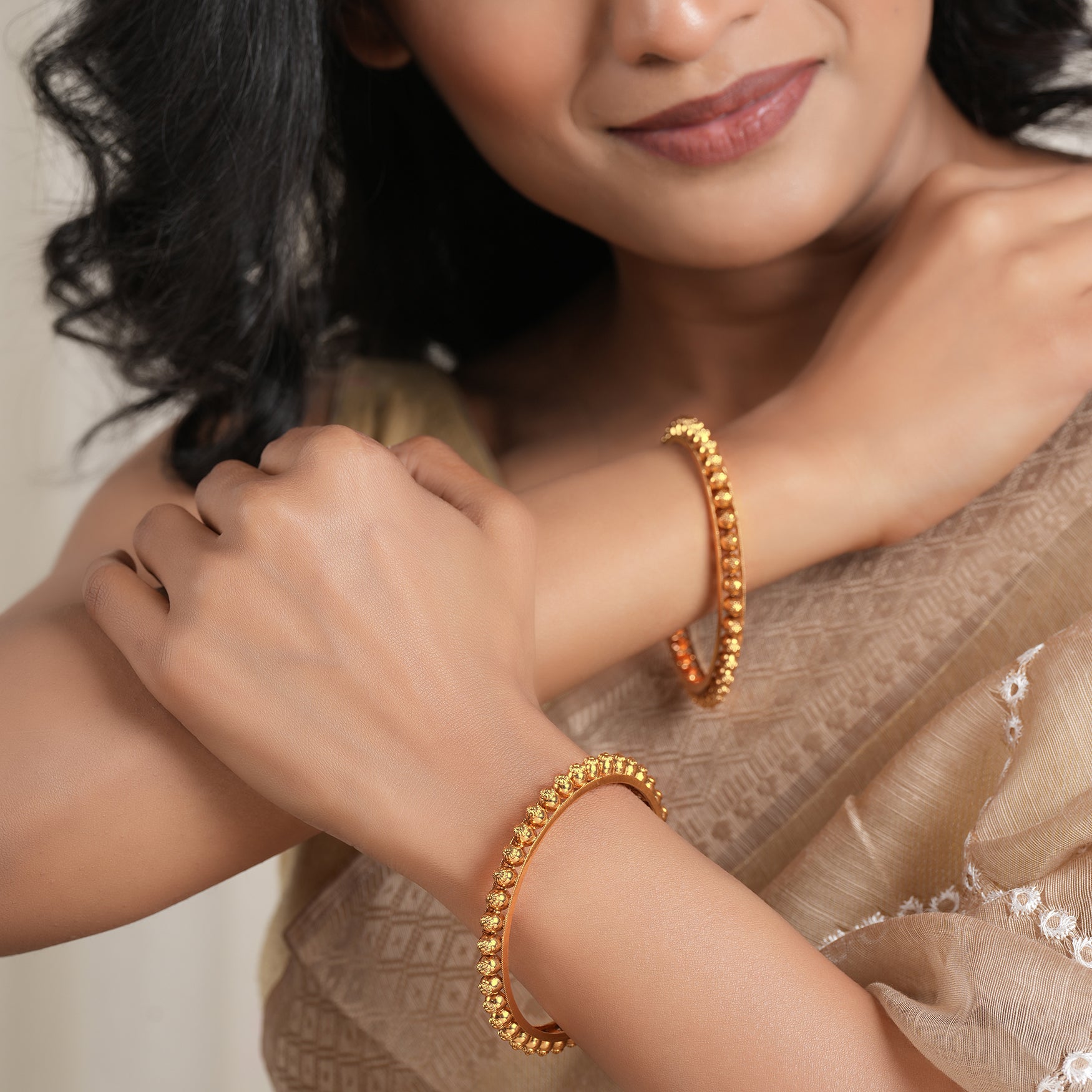 Plain antique gold ball bangle set