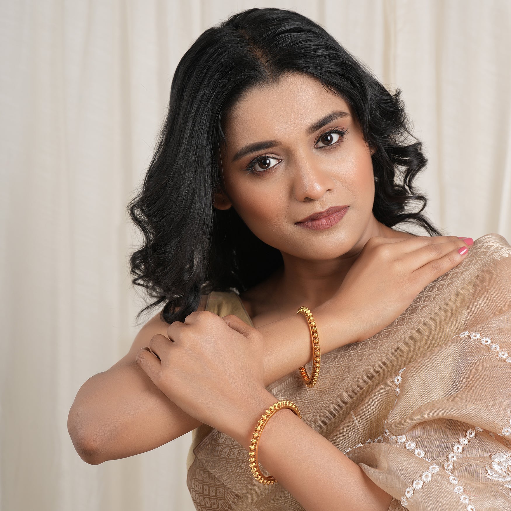 Plain antique gold ball bangle set