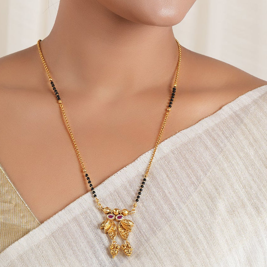 Sleek stone antique gold mangalsutra set