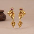 Sleek stone antique gold mangalsutra set