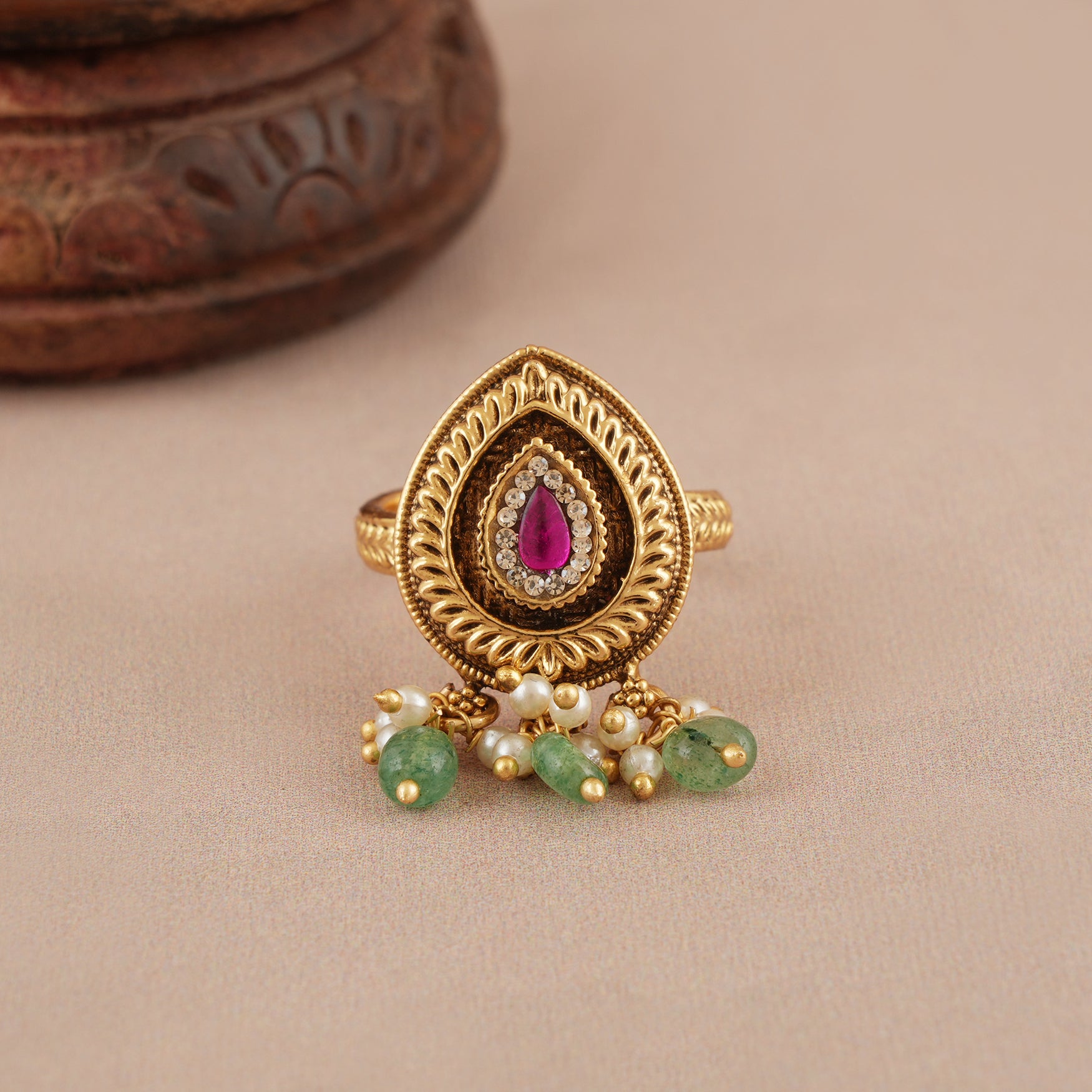 Stone antique gold adjustable finger ring